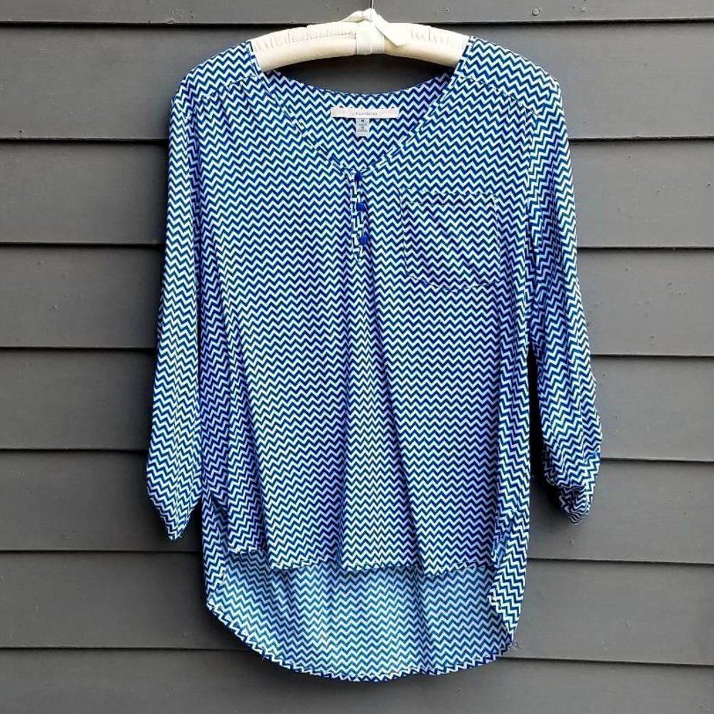 Hawthorne Chevron Blue/White Hi/Low Blouse Size Medium